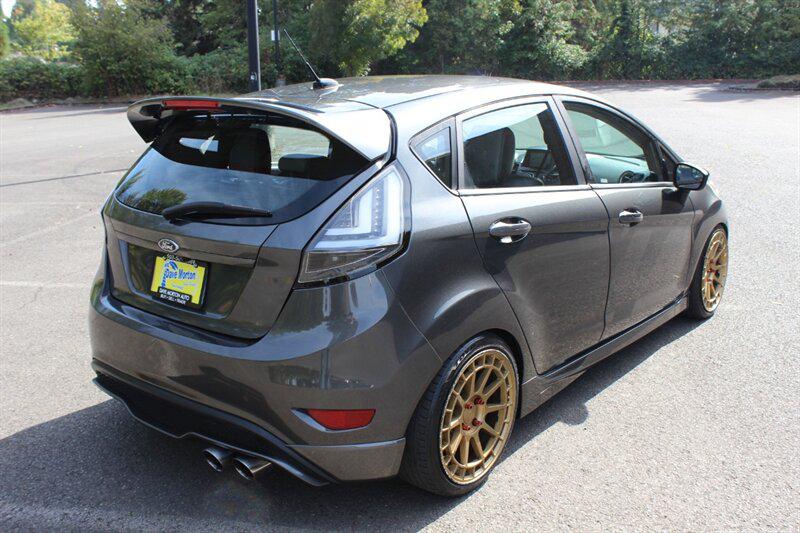 Ford Fiesta photo 4
