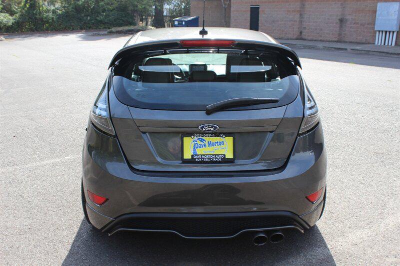 Ford Fiesta photo 8