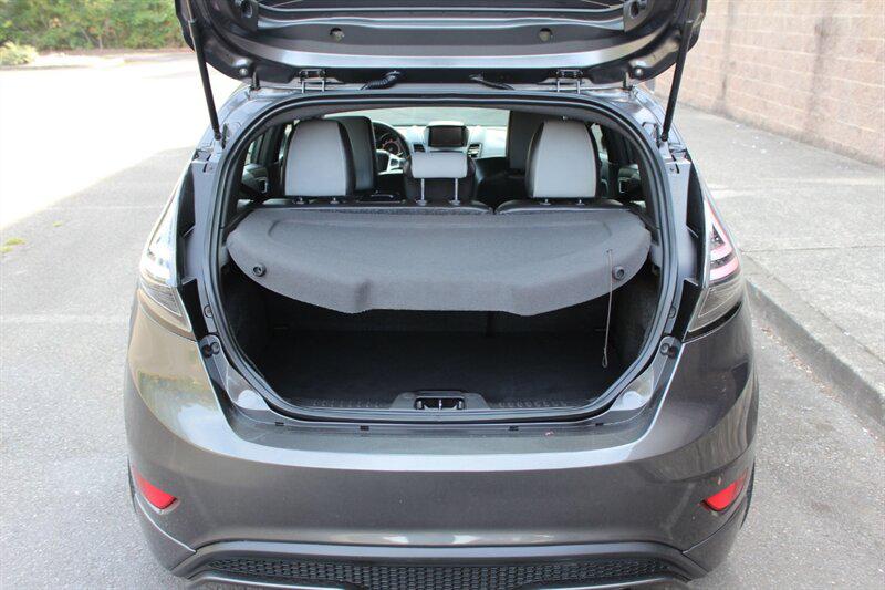 Ford Fiesta photo 15
