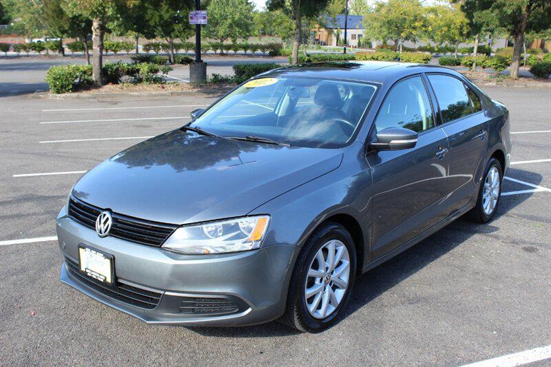 Volkswagen Jetta photo 2