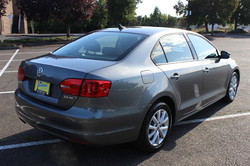Volkswagen Jetta photo 4