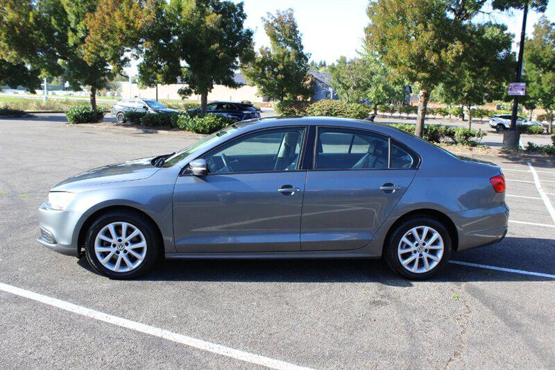 Volkswagen Jetta photo 7