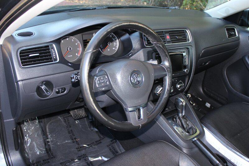 Volkswagen Jetta photo 9