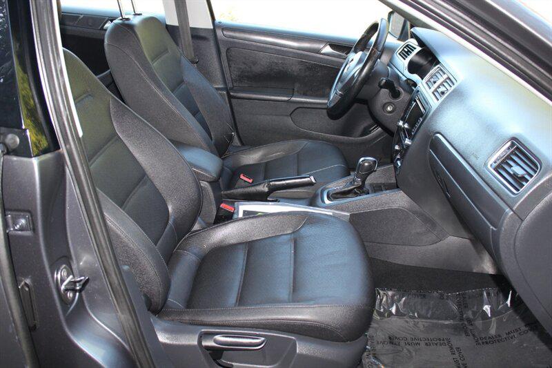 Volkswagen Jetta photo 17