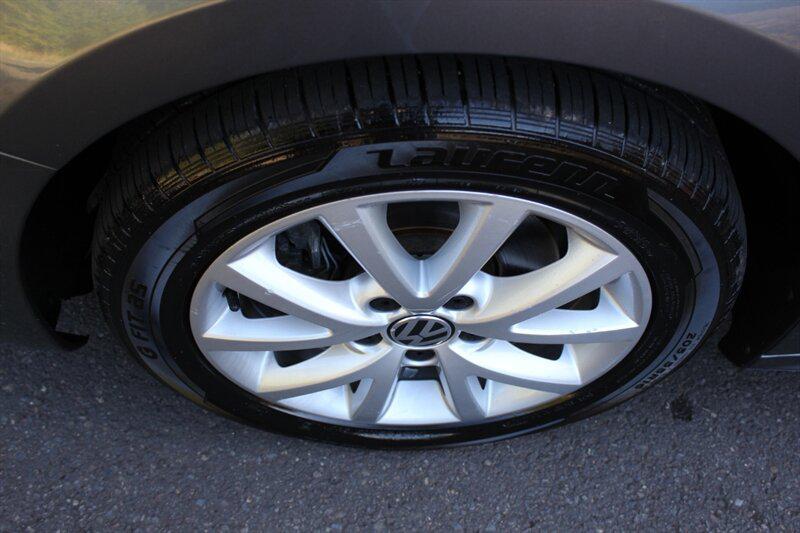 Volkswagen Jetta photo 19