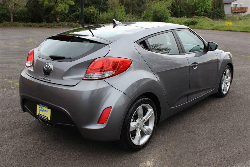 Hyundai Veloster photo 4