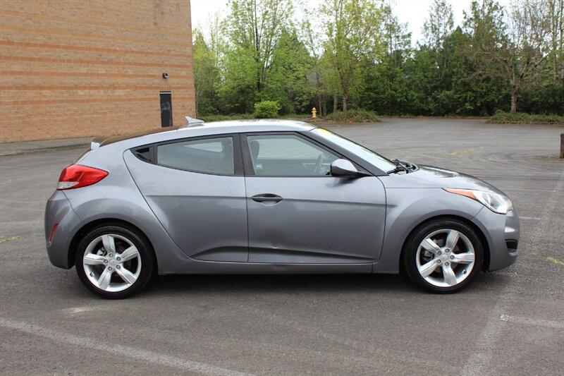 Hyundai Veloster photo 5