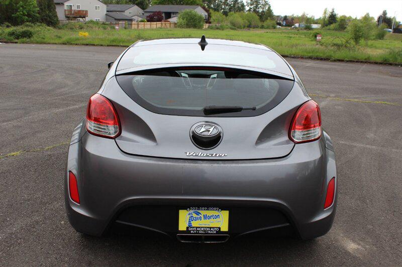 Hyundai Veloster photo 8