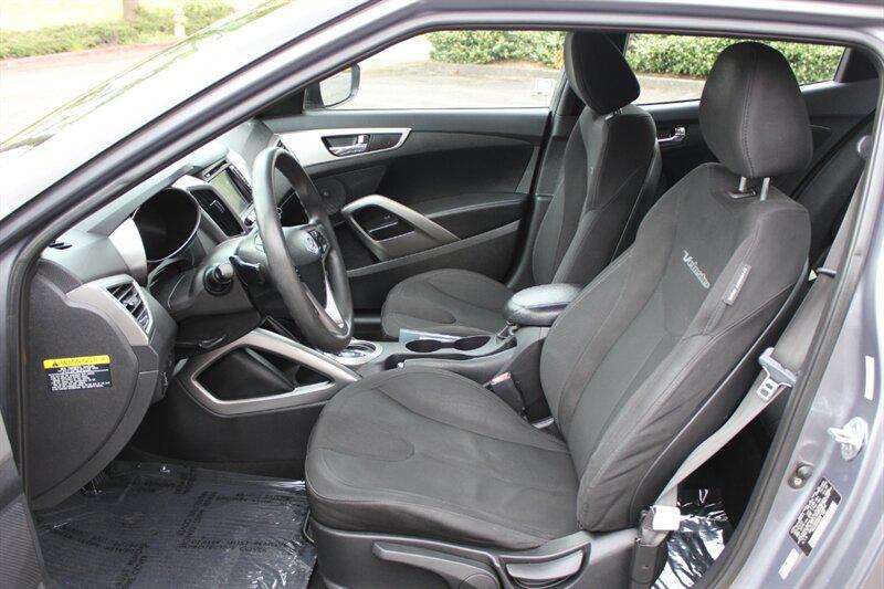 Hyundai Veloster photo 10