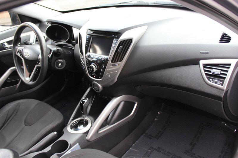 Hyundai Veloster photo 15