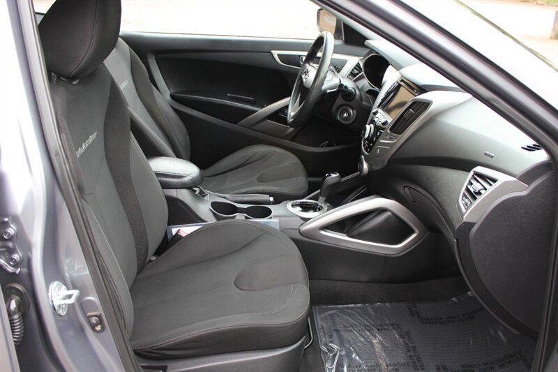 Hyundai Veloster photo 16