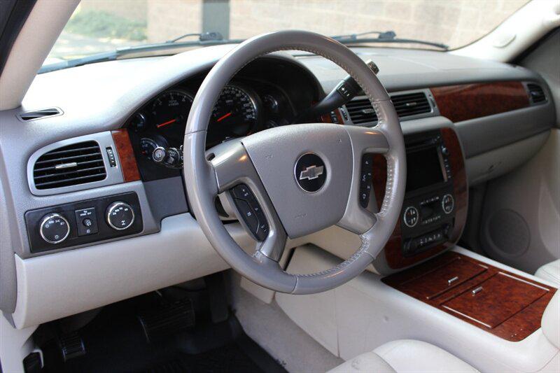 Chevrolet Tahoe photo 9
