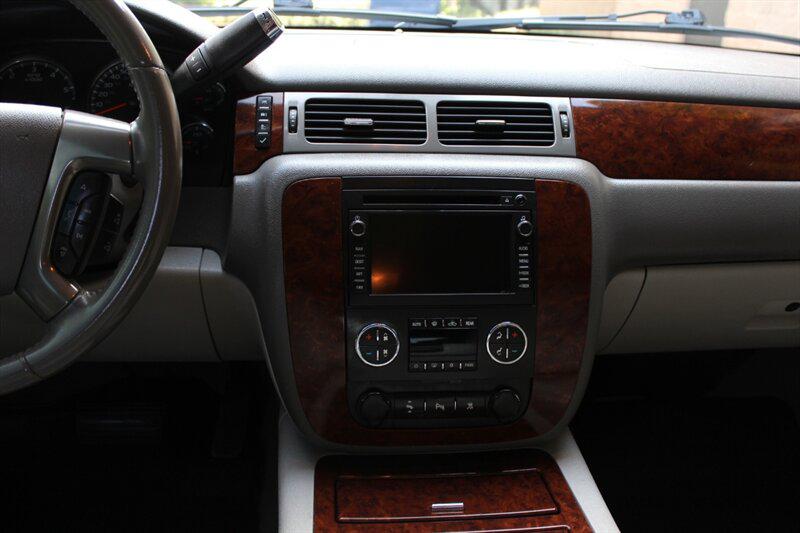 Chevrolet Tahoe photo 13