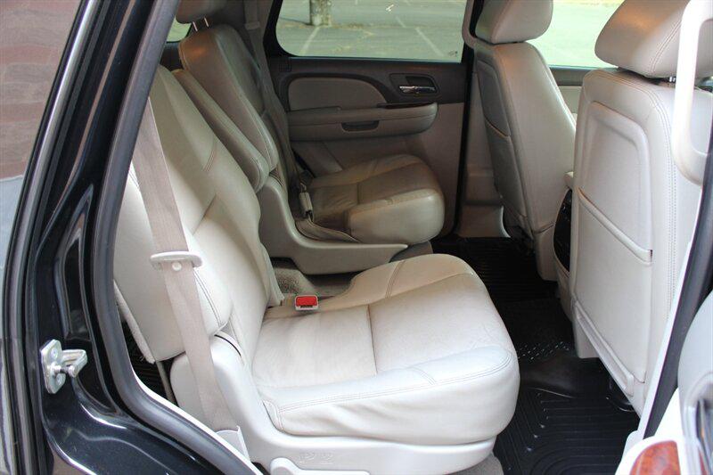 Chevrolet Tahoe photo 16