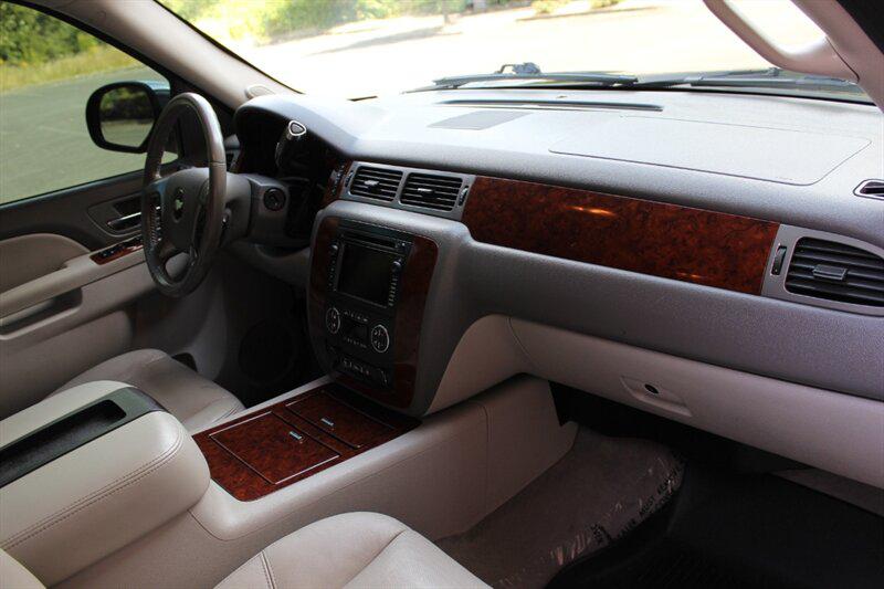 Chevrolet Tahoe photo 17