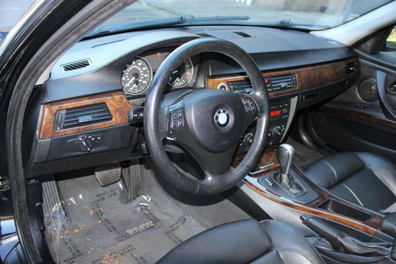 Photo 9 of this BMW 3 Series