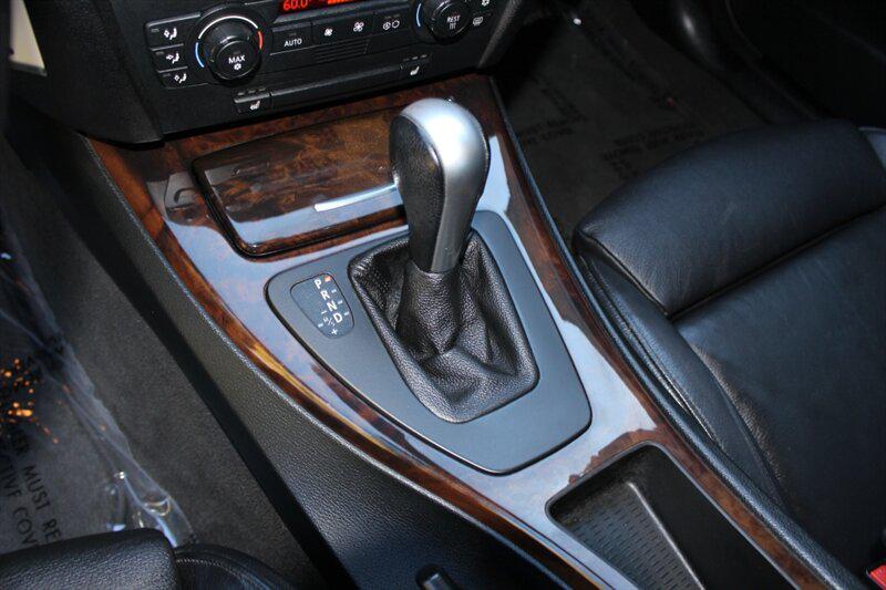 Photo 12 of this BMW 3 Series