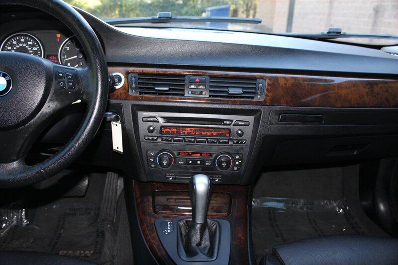 Photo 14 of this BMW 3 Series