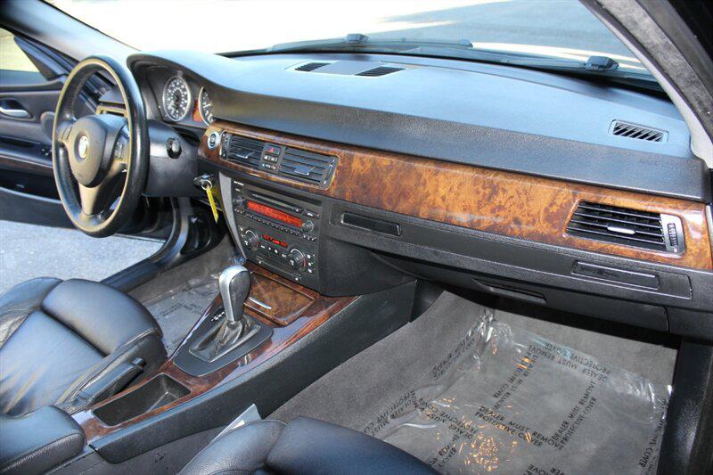 Photo 16 of this BMW 3 Series