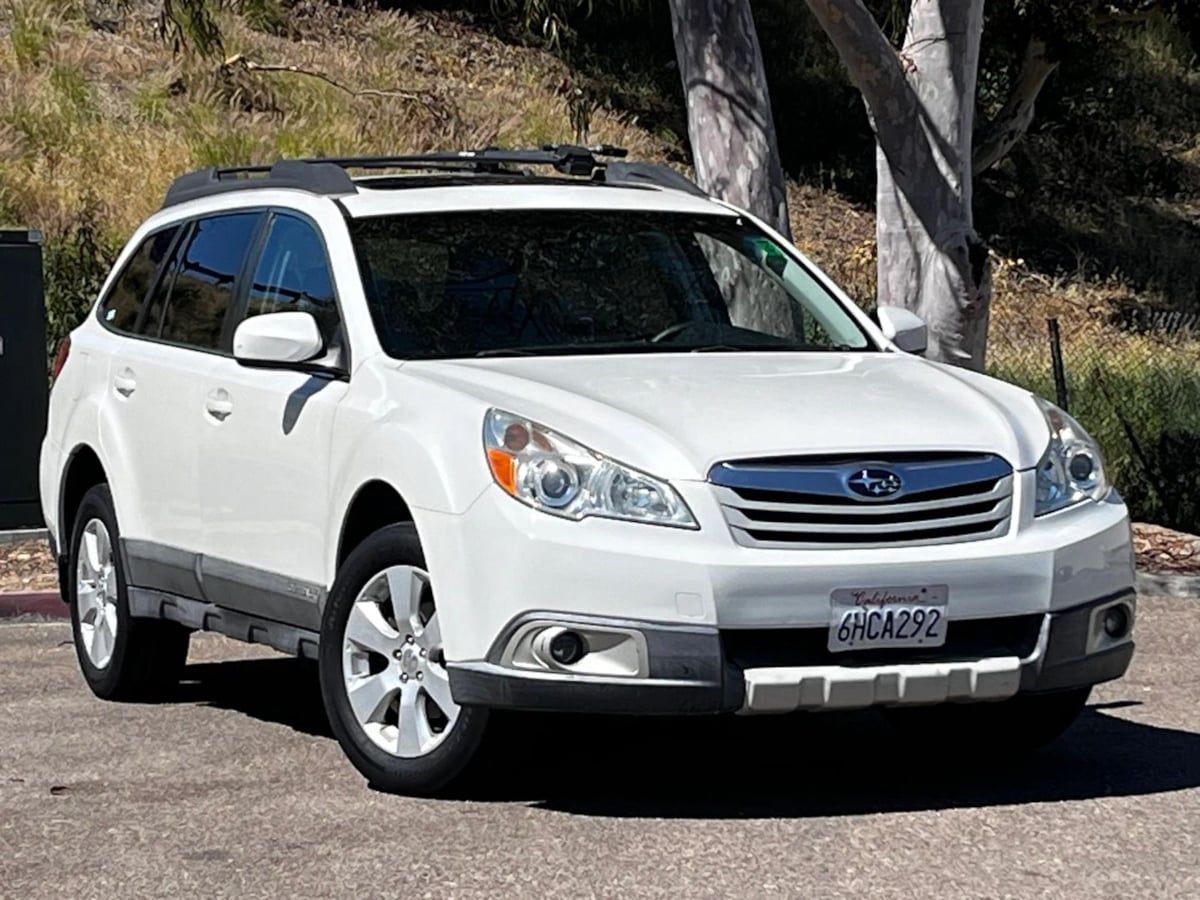 Sold 2010 Subaru Outback Ltd Pwr Moon