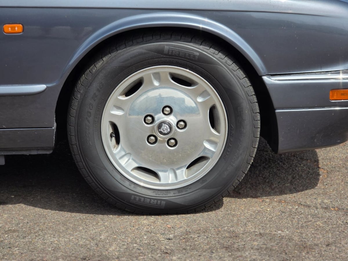 Photo 11 of this Jaguar XJ Series Sedan