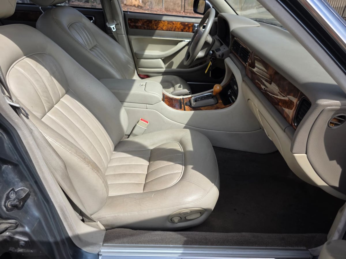 Photo 13 of this Jaguar XJ Series Sedan