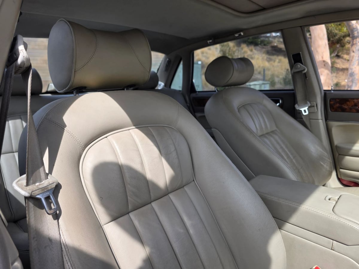 Photo 14 of this Jaguar XJ Series Sedan