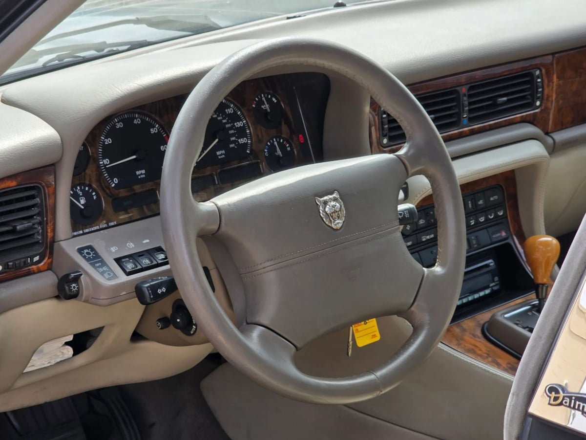Photo 17 of this Jaguar XJ Series Sedan