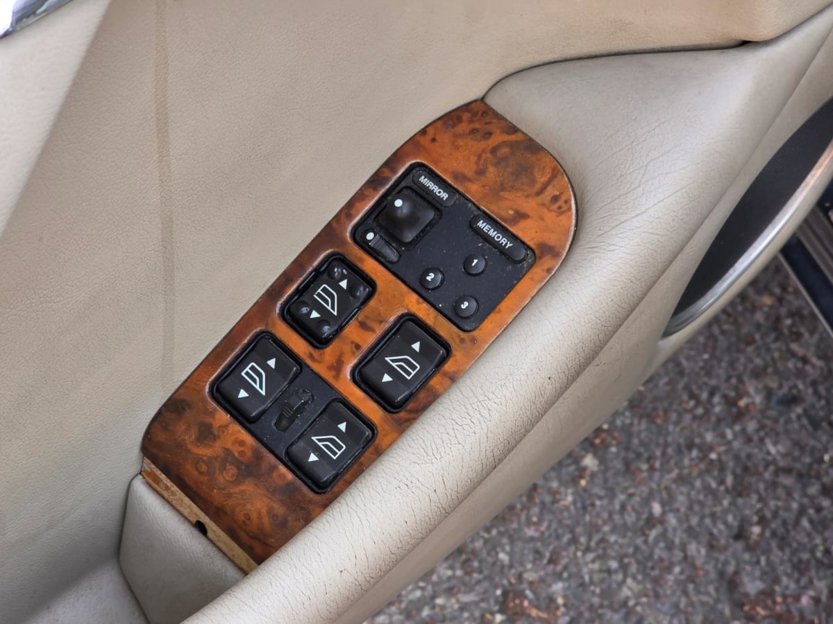 Photo 25 of this Jaguar XJ Series Sedan