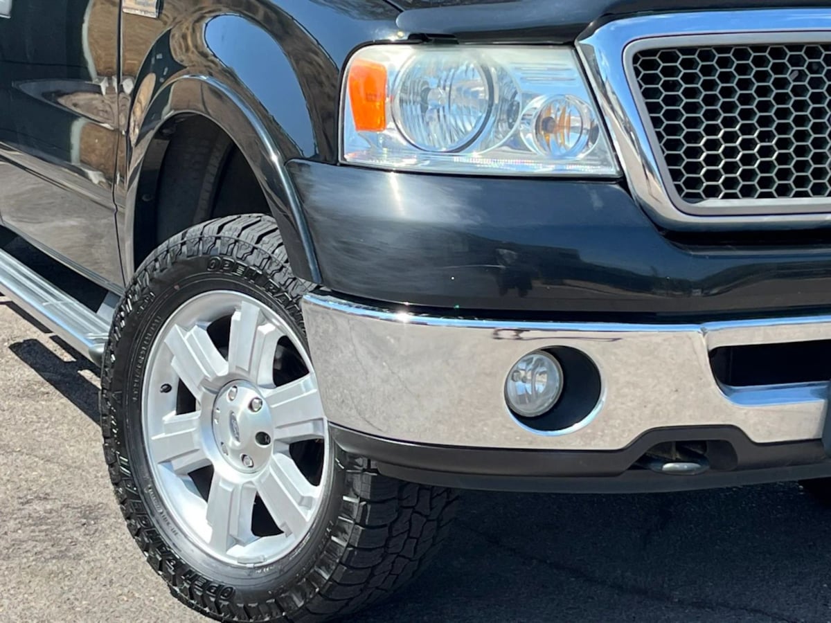 Photo 2 of this Ford F-150