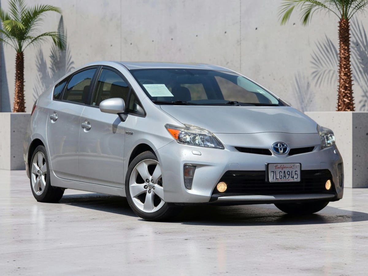 Photo 2 of this Toyota Prius
