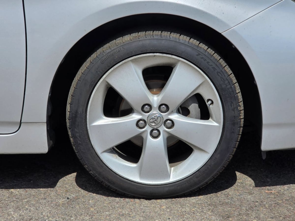 Photo 9 of this Toyota Prius