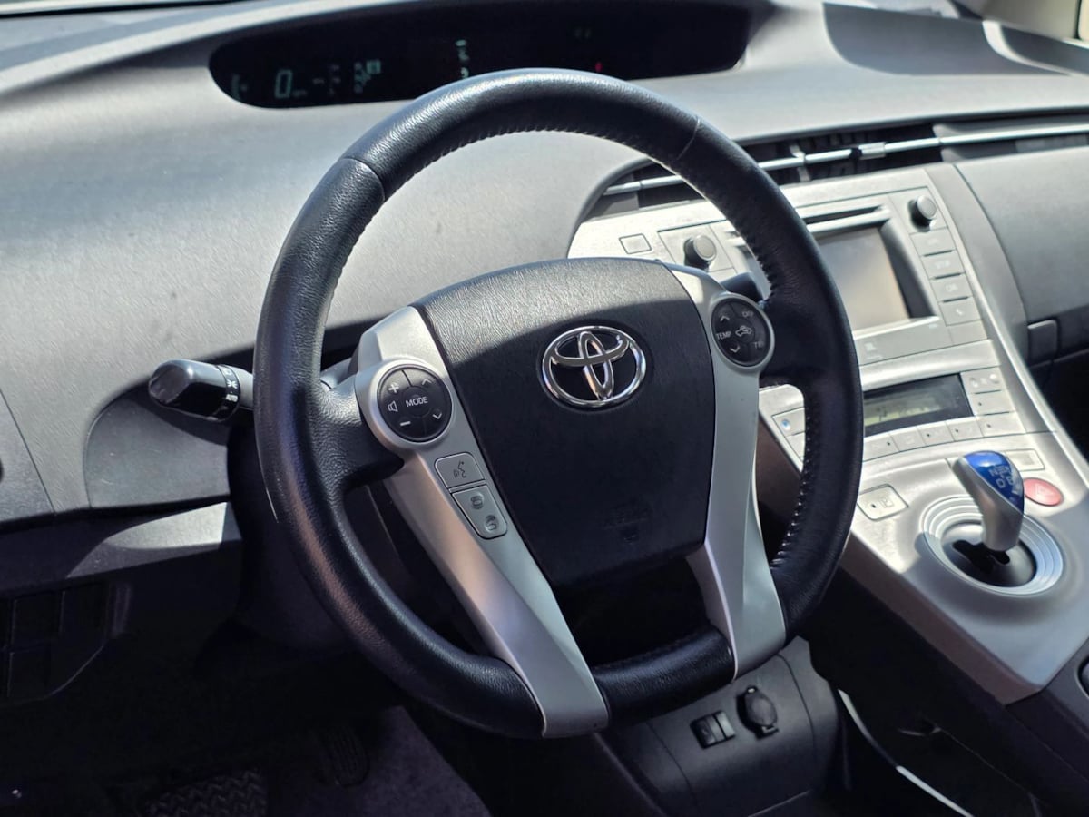 Photo 15 of this Toyota Prius