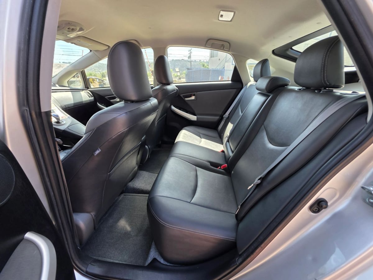 Photo 18 of this Toyota Prius