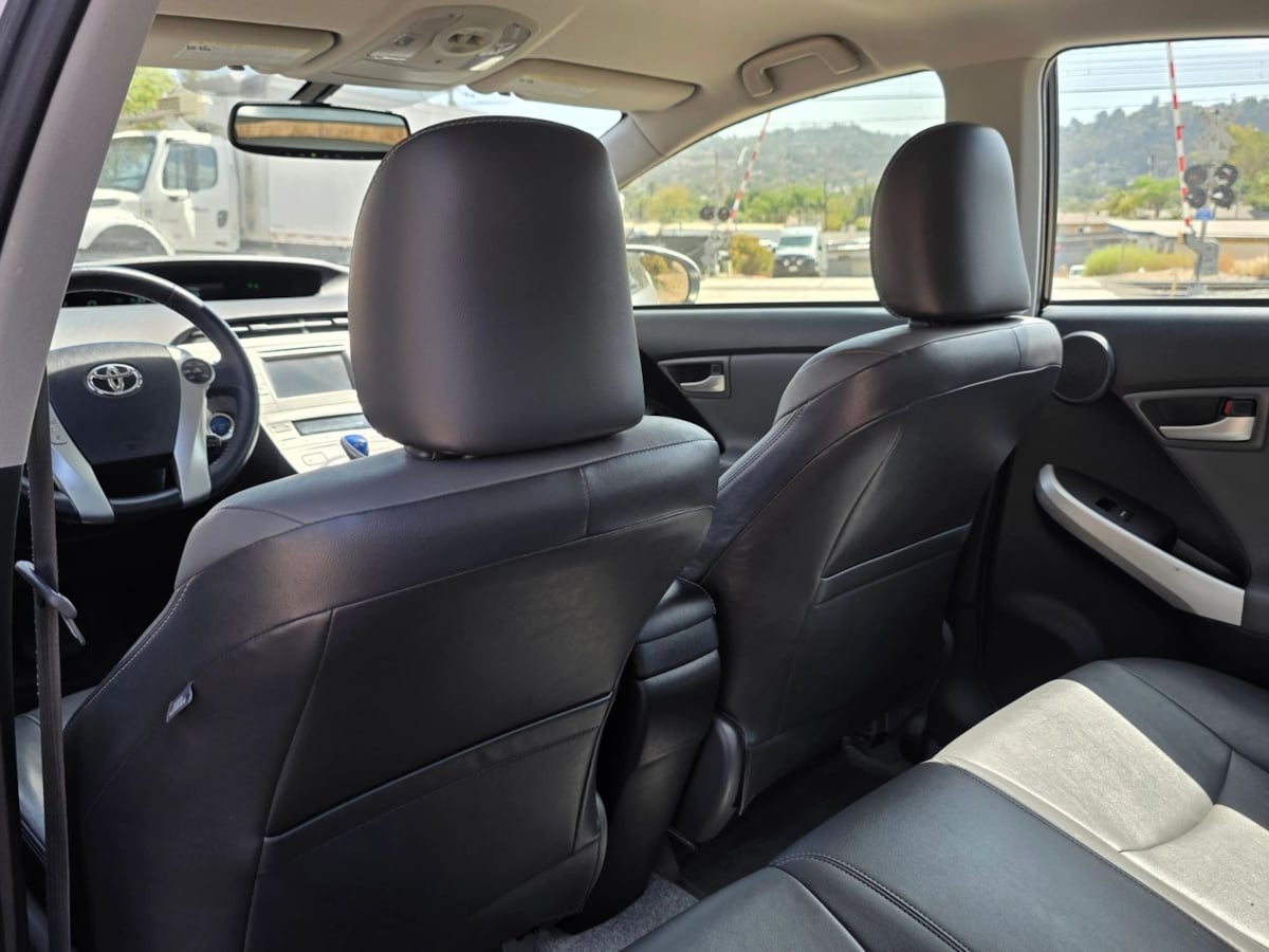 Photo 20 of this Toyota Prius