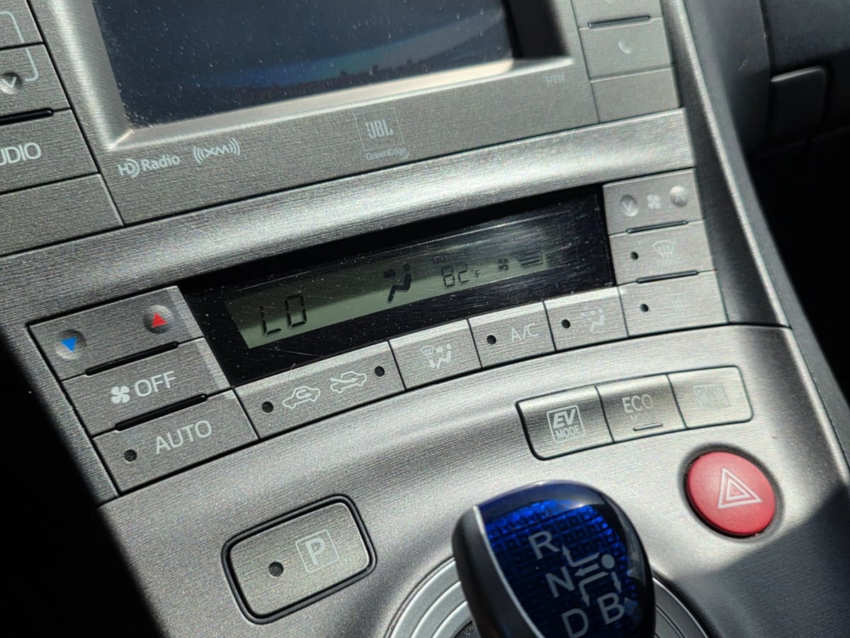 Photo 34 of this Toyota Prius