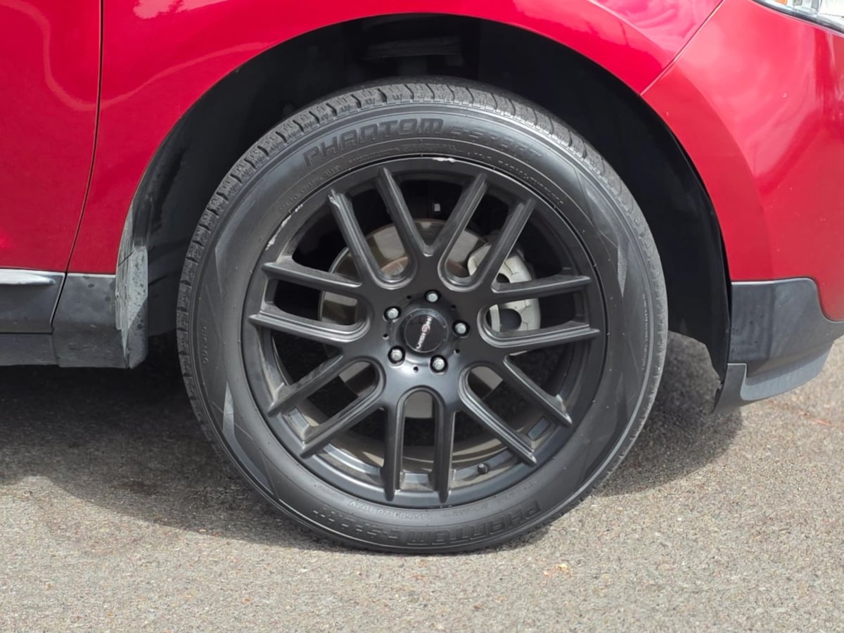 Photo 9 of this Ford Edge
