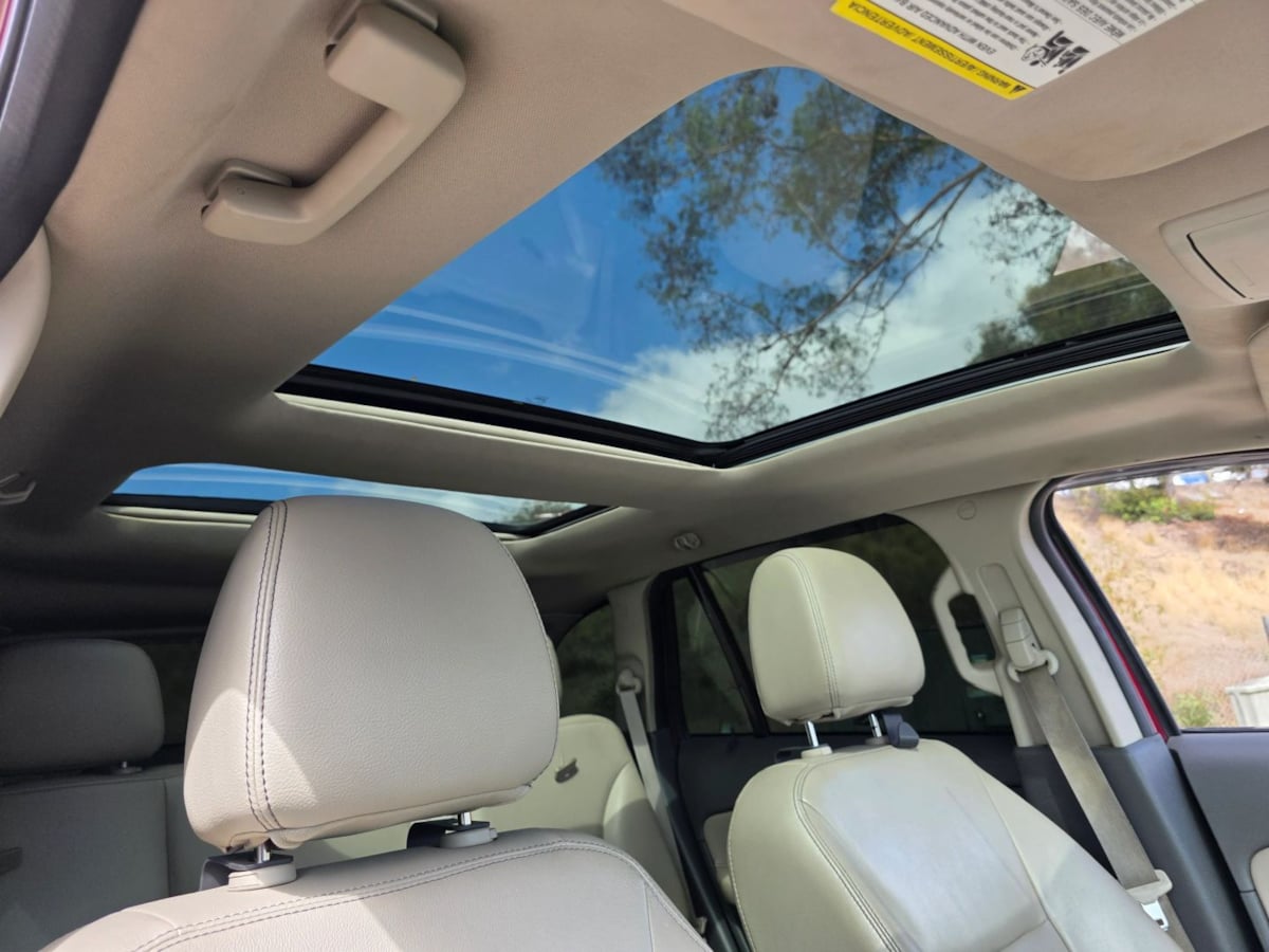 Photo 11 of this Ford Edge