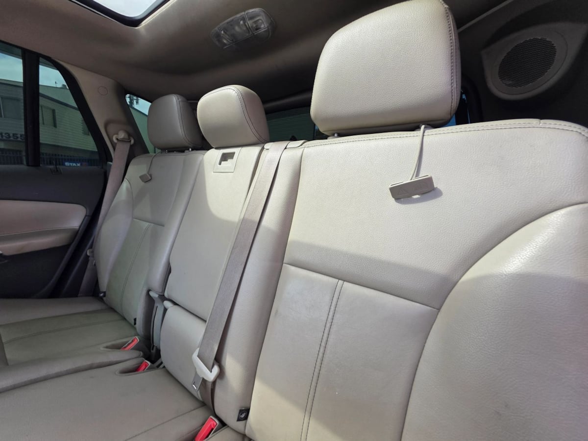 Photo 19 of this Ford Edge