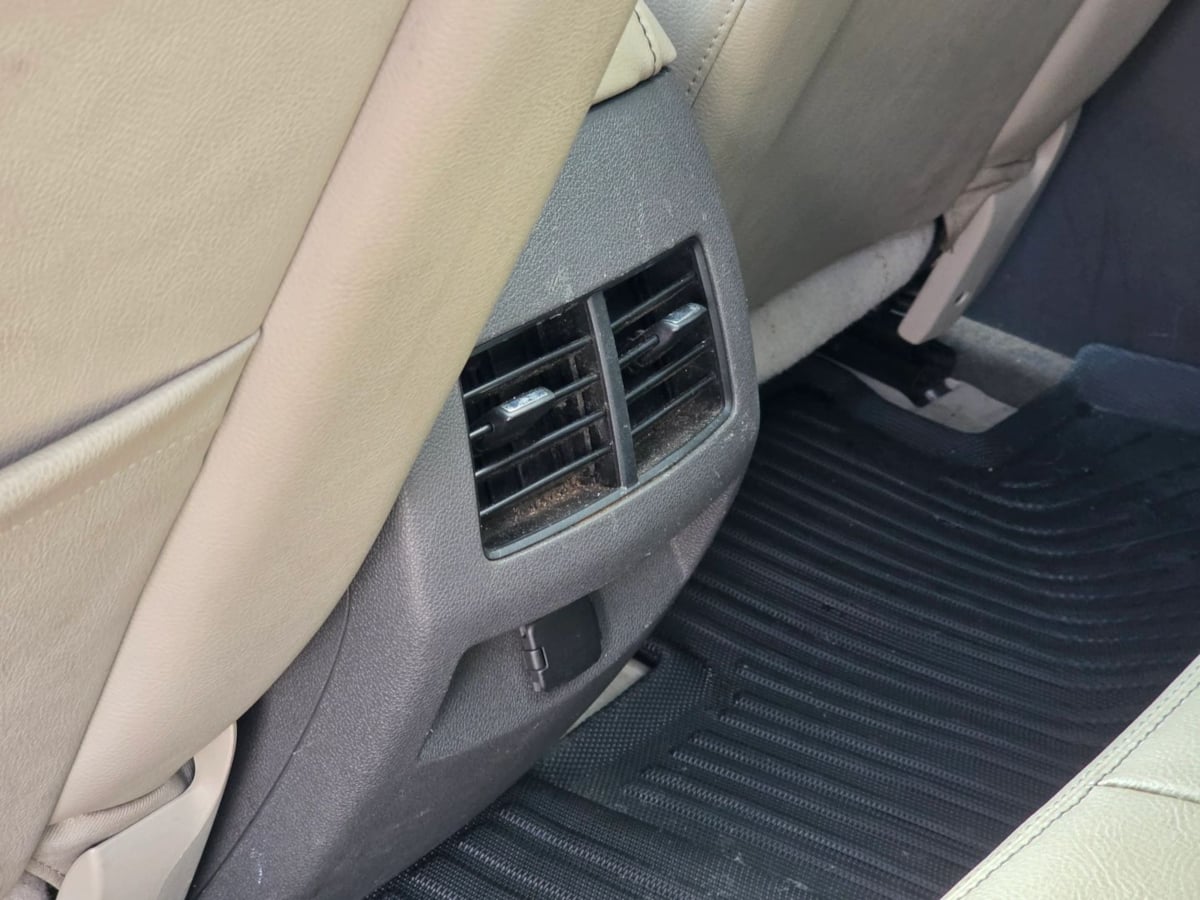 Photo 21 of this Ford Edge