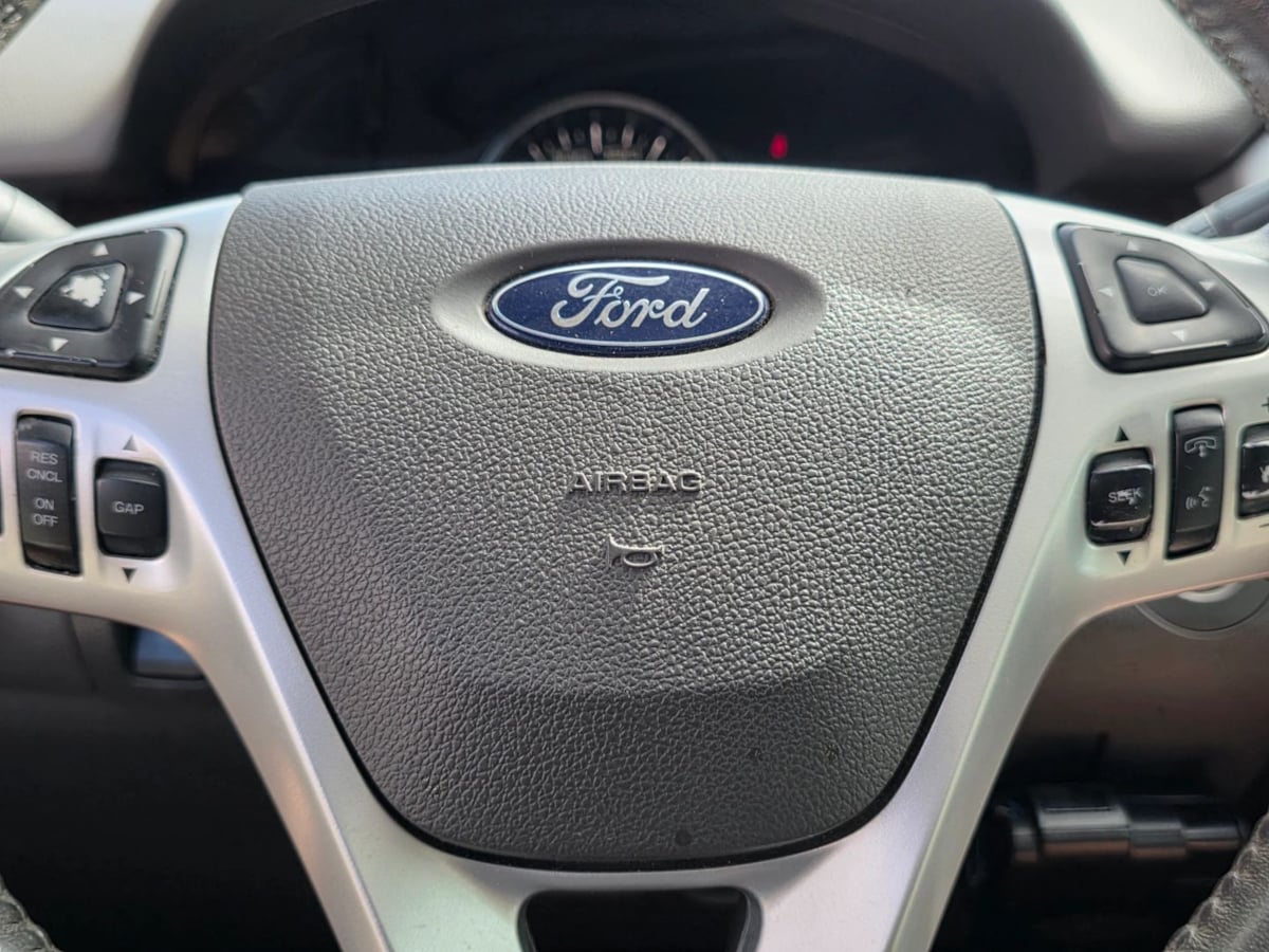 Photo 28 of this Ford Edge