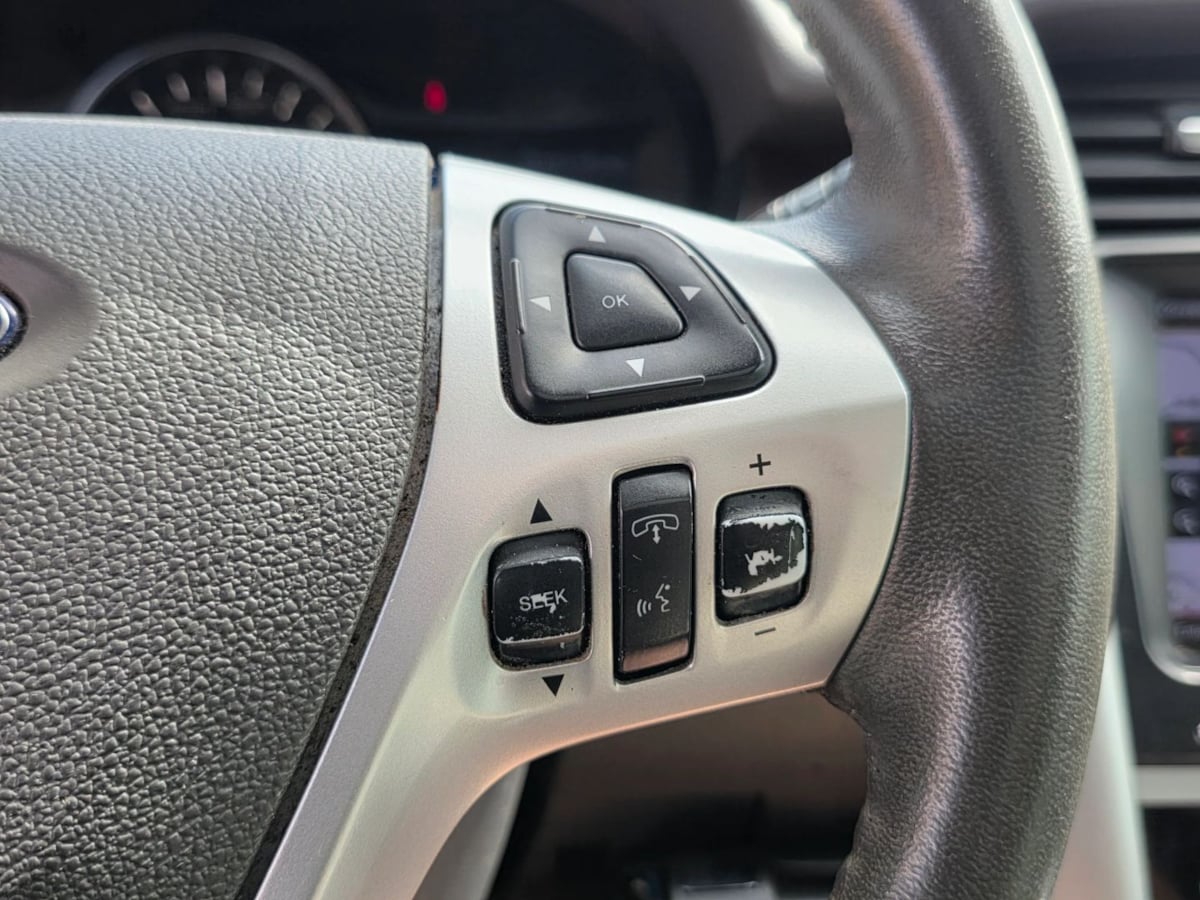 Photo 29 of this Ford Edge