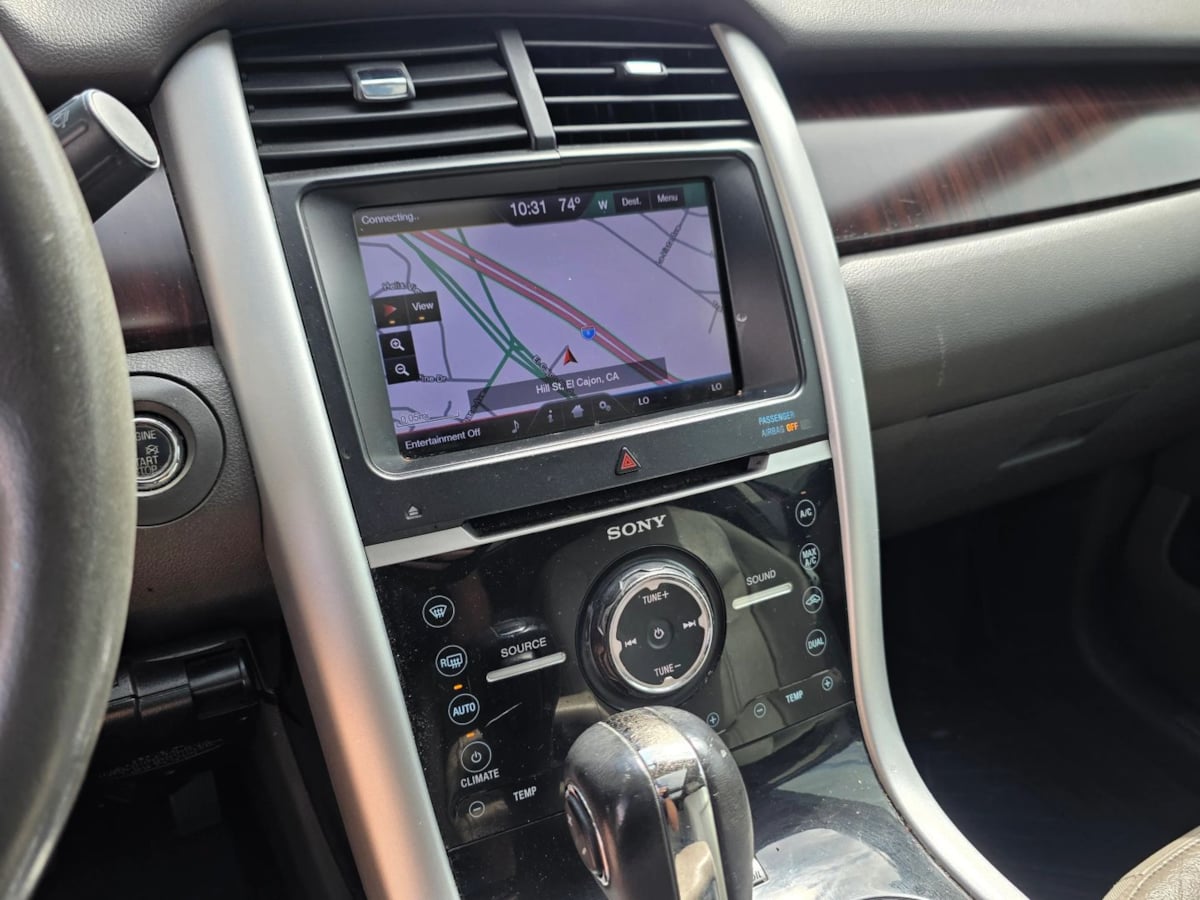 Photo 30 of this Ford Edge