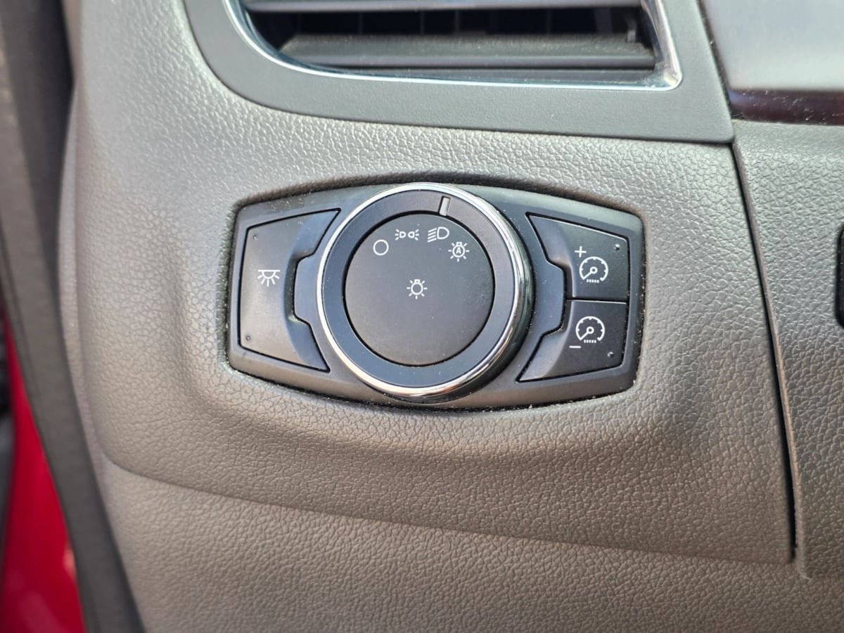 Photo 40 of this Ford Edge