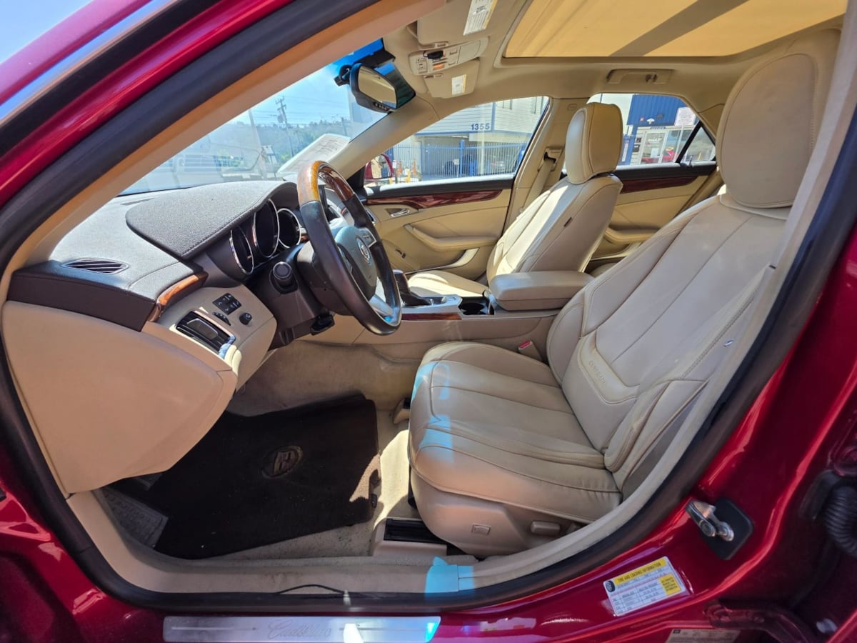 Photo 16 of this Cadillac CTS