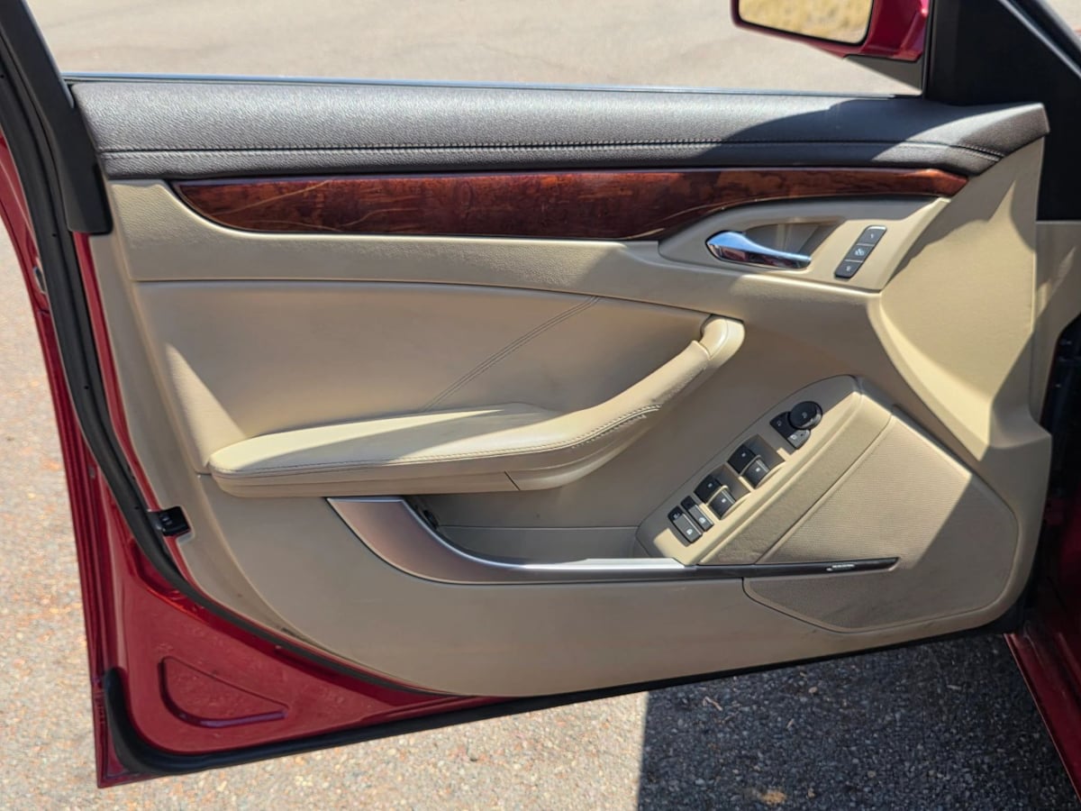 Photo 23 of this Cadillac CTS