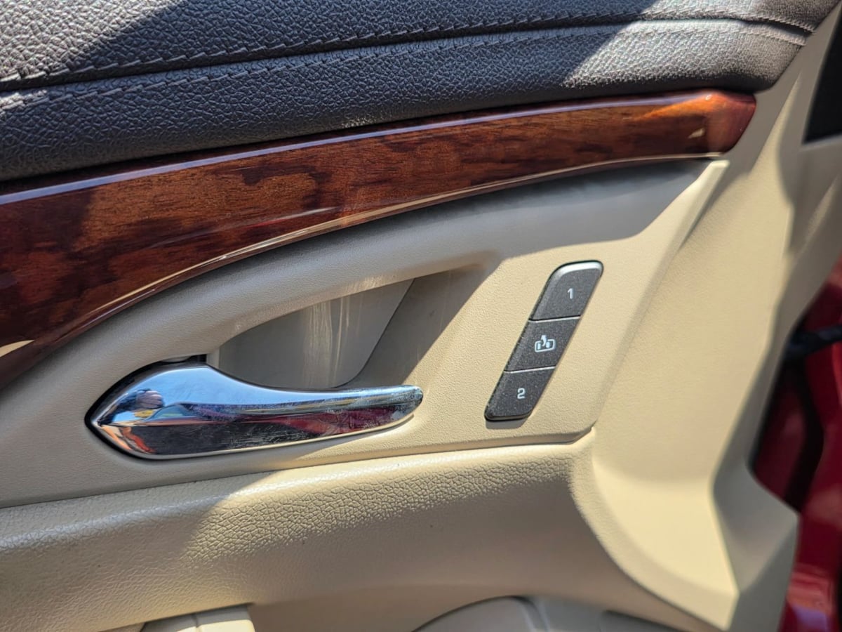 Photo 25 of this Cadillac CTS