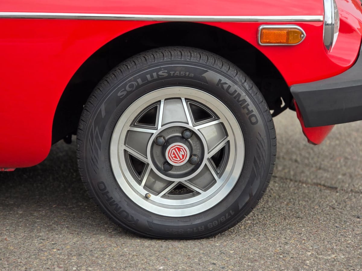 Photo 11 of this MG MGB