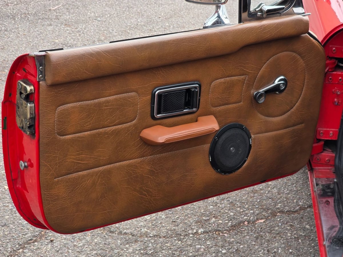 Photo 18 of this MG MGB