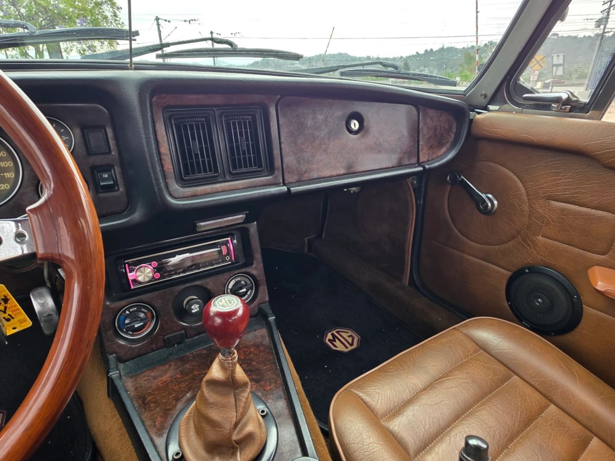 Photo 27 of this MG MGB